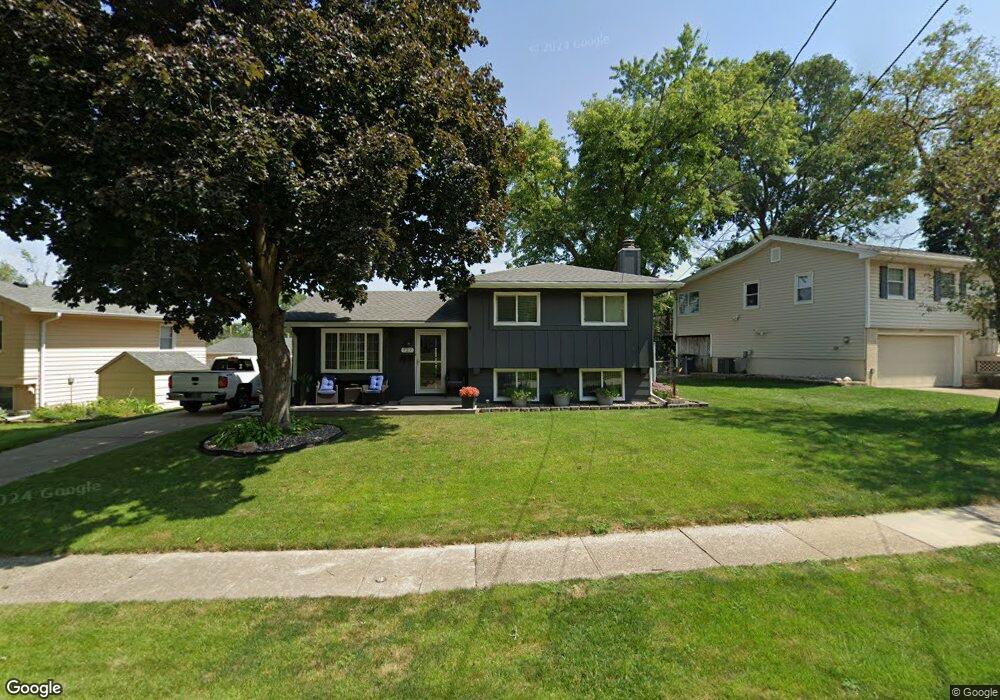 727 33rd St, West Des Moines, IA 50265 - photo 1