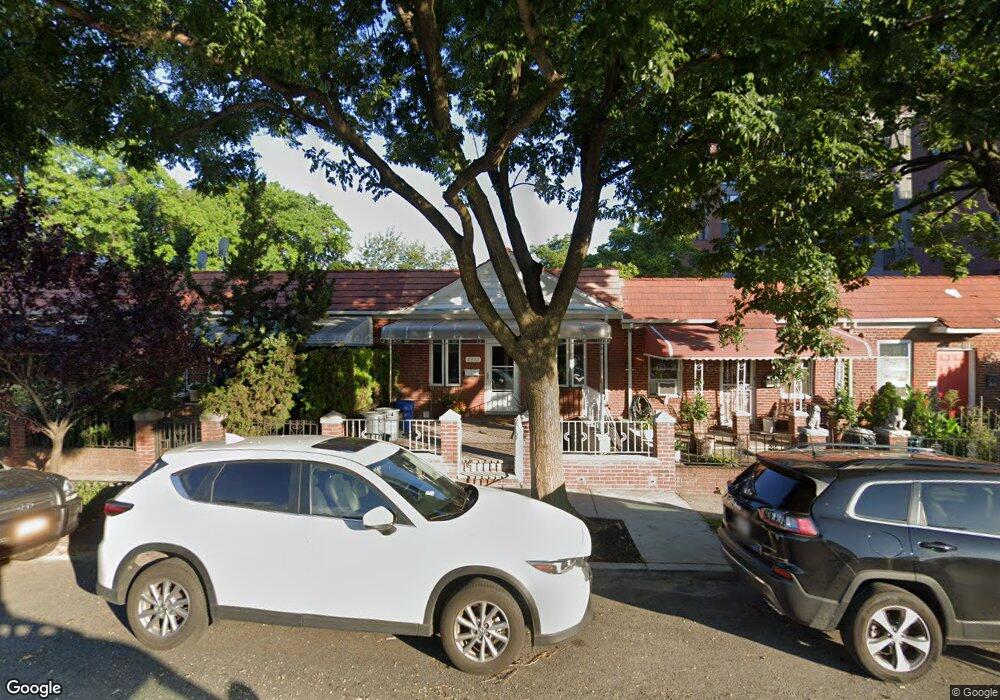 2272 46th St, Astoria, NY 11105 - photo 1