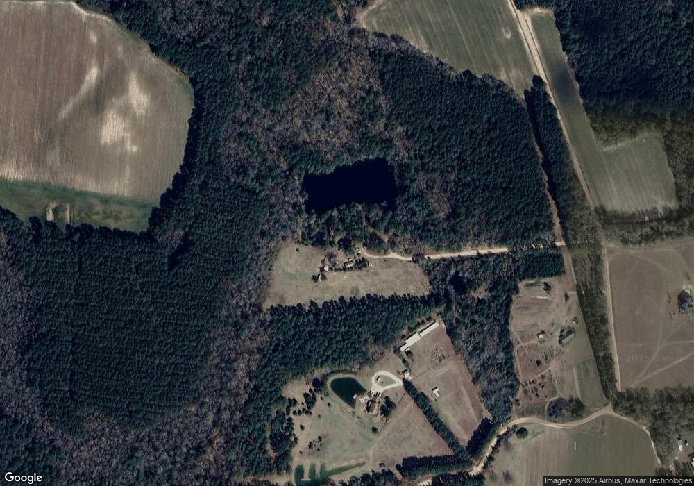 977 Sleepy Hollow Ln, Metter, GA 30439 - photo 1