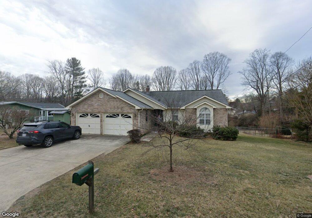 149 Wynnbrook Dr, Hendersonville, NC 28792 - photo 1