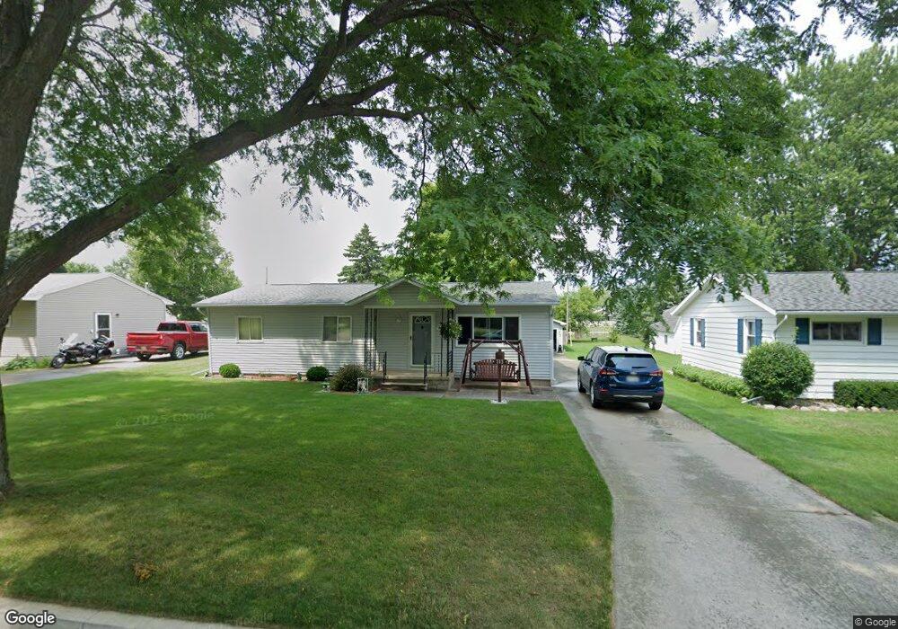 335 E Butler St, Bad Axe, MI 48413 - photo 1