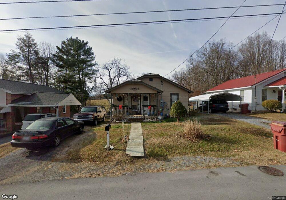 921 Pine Grove Ave, Johnson City, TN 37601 - photo 1