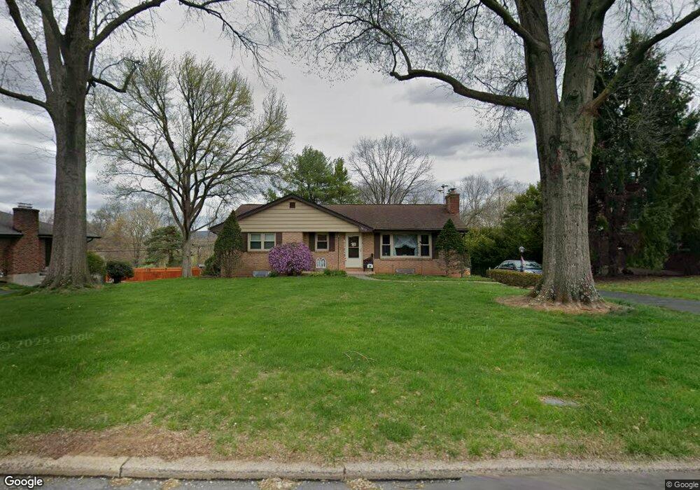 3213 Stoudts Ferry Bridge Rd, Reading, PA 19605 - photo 1