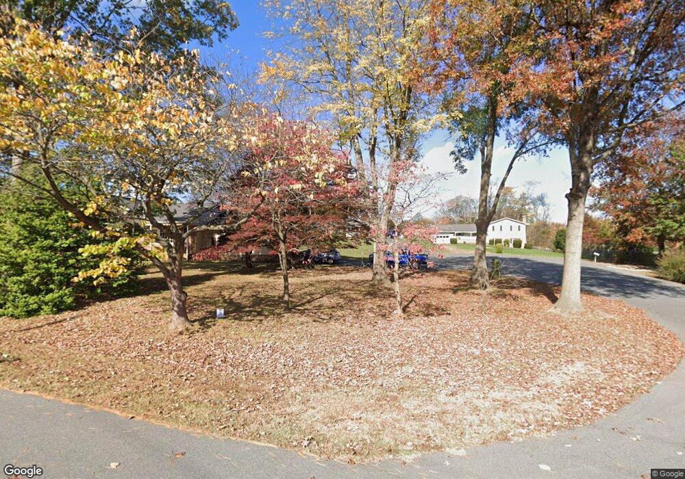 4 Hill Cir, Round Hill, VA 20141 - photo 1