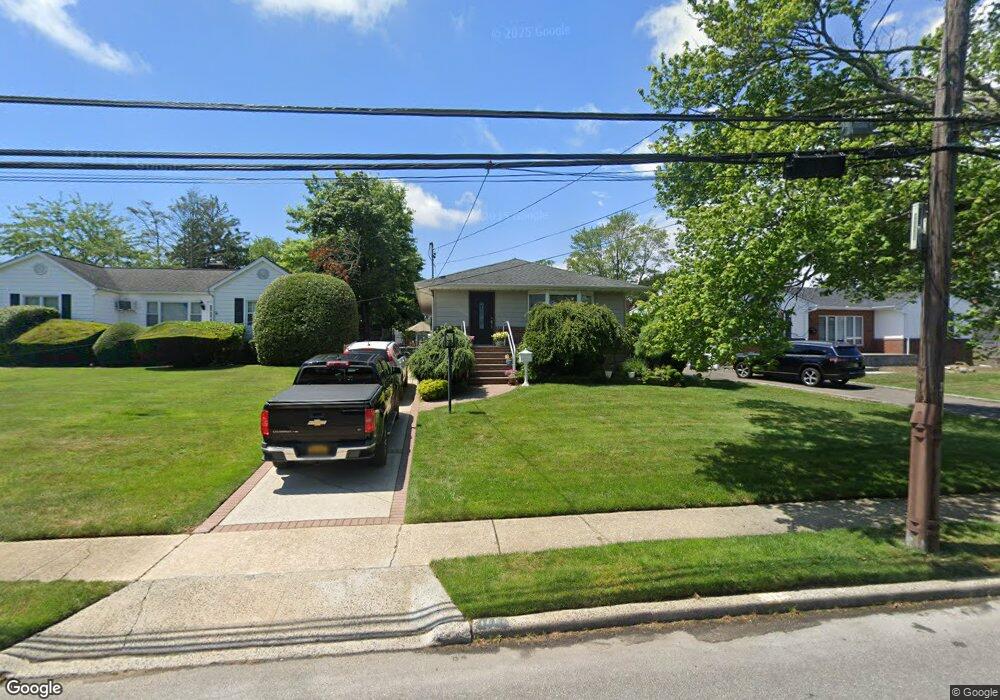 1602 Peapond Rd, North Bellmore, NY 11710 - photo 1