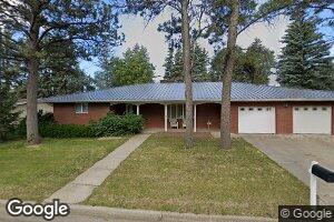 319 15th Ave SE, Devils Lake, ND 58301