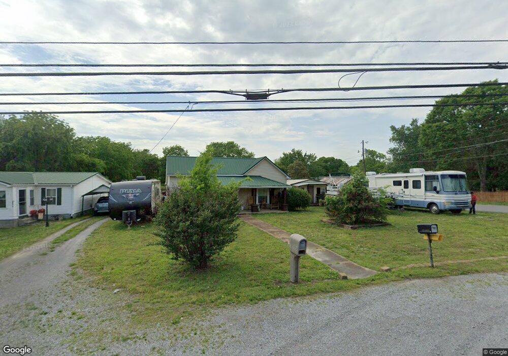 1037 Fairfield Pike unit B, Shelbyville, TN 37160 - photo 1