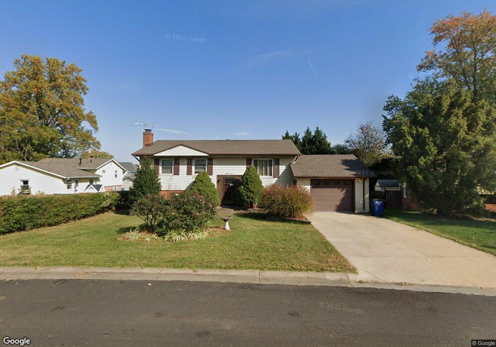 814 W Nettle Tree Rd, Sterling, VA 20164 - photo 1