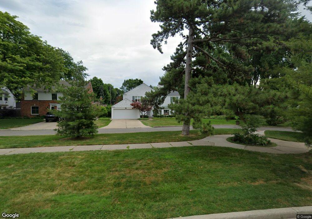 44 Pine Ct, Grosse Pointe Farms, MI 48236 - photo 1