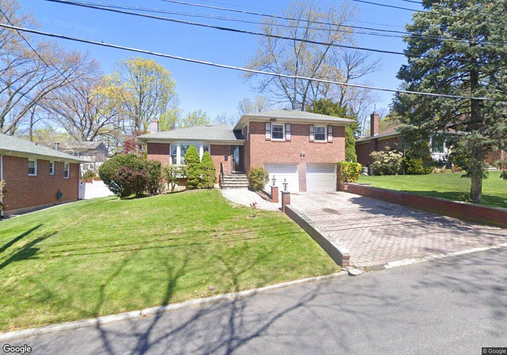 45 E Fort Hill Rd, Yonkers, NY 10710 - photo 1