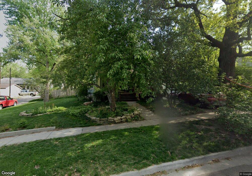 2101 SW 2nd St, Topeka, KS 66606 - photo 1