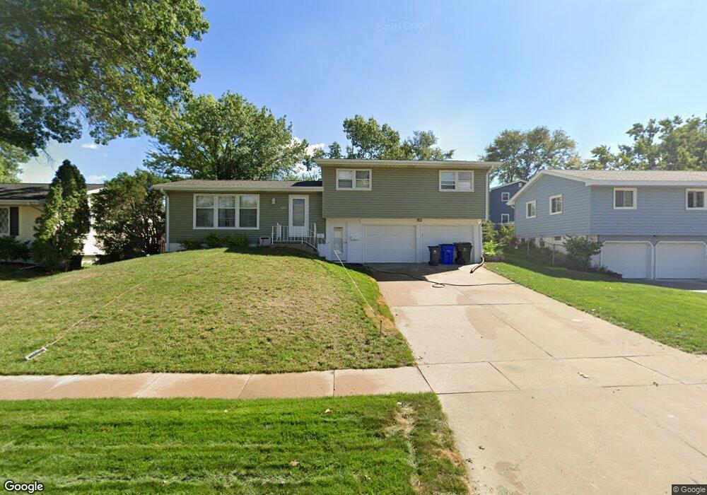 1082 Juniper Dr SW, Cedar Rapids, IA 52404 - photo 1
