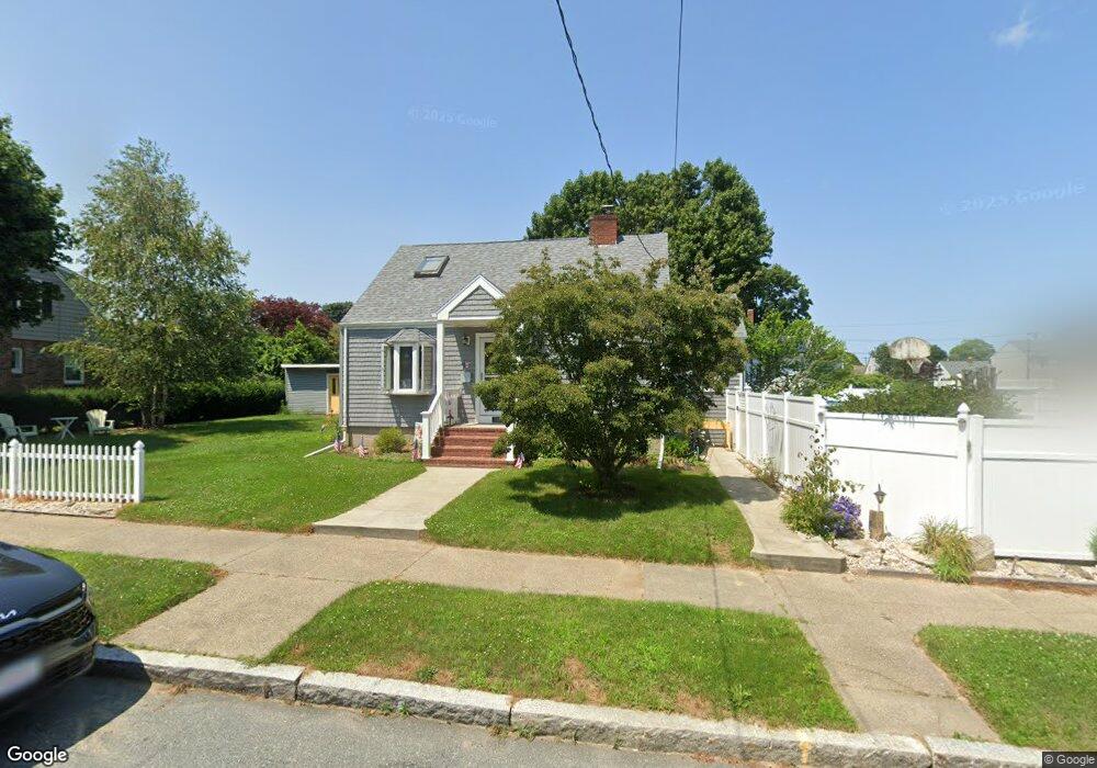 233 Matthew St, New Bedford, MA 02740 - photo 1