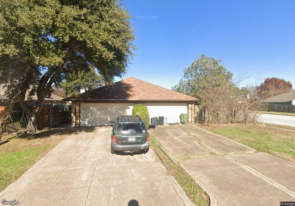 7531 April Ln, North Richland Hills, TX 76182 - photo 1