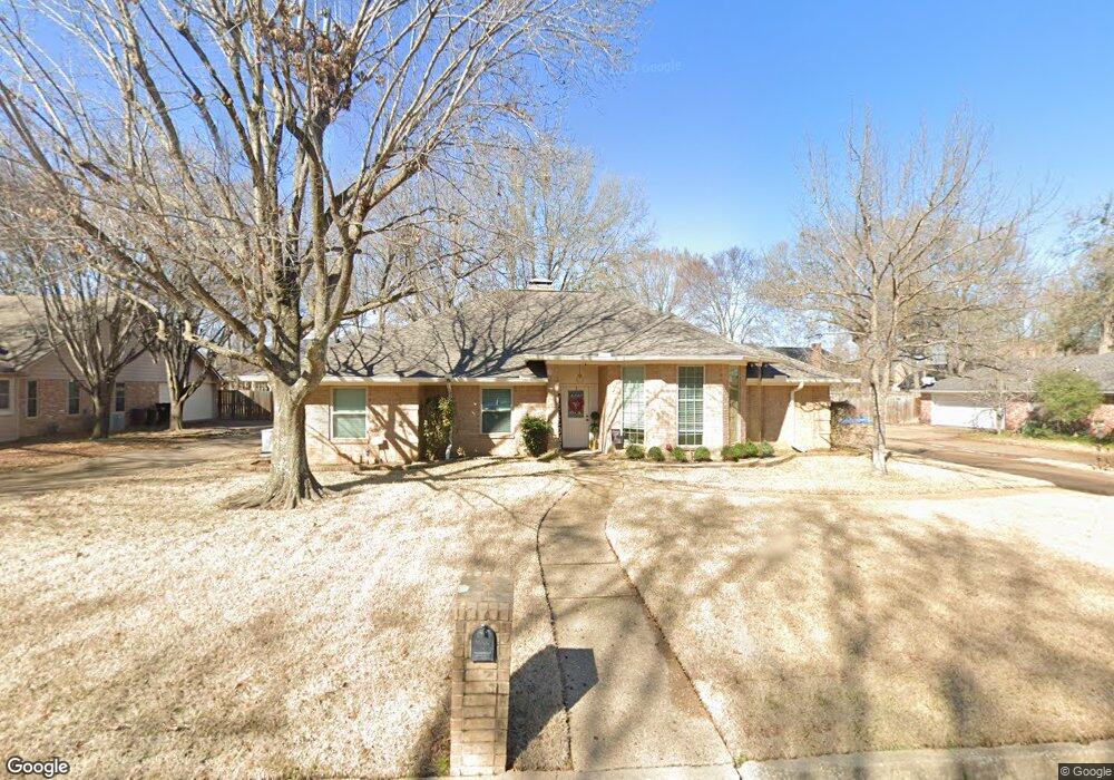 1301 1301 Wimbledon Dr, Tyler, TX 75701 - photo 1