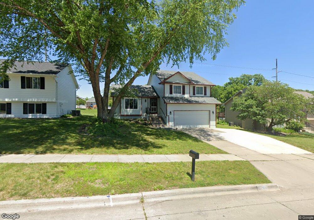 2220 E Marion St, Des Moines, IA 50320 - photo 1