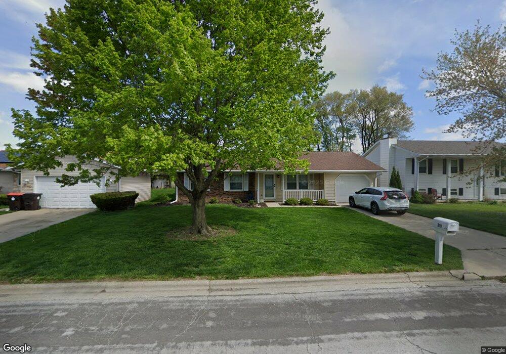 210 Heritage Ave, Lincoln, IL 62656 - photo 1