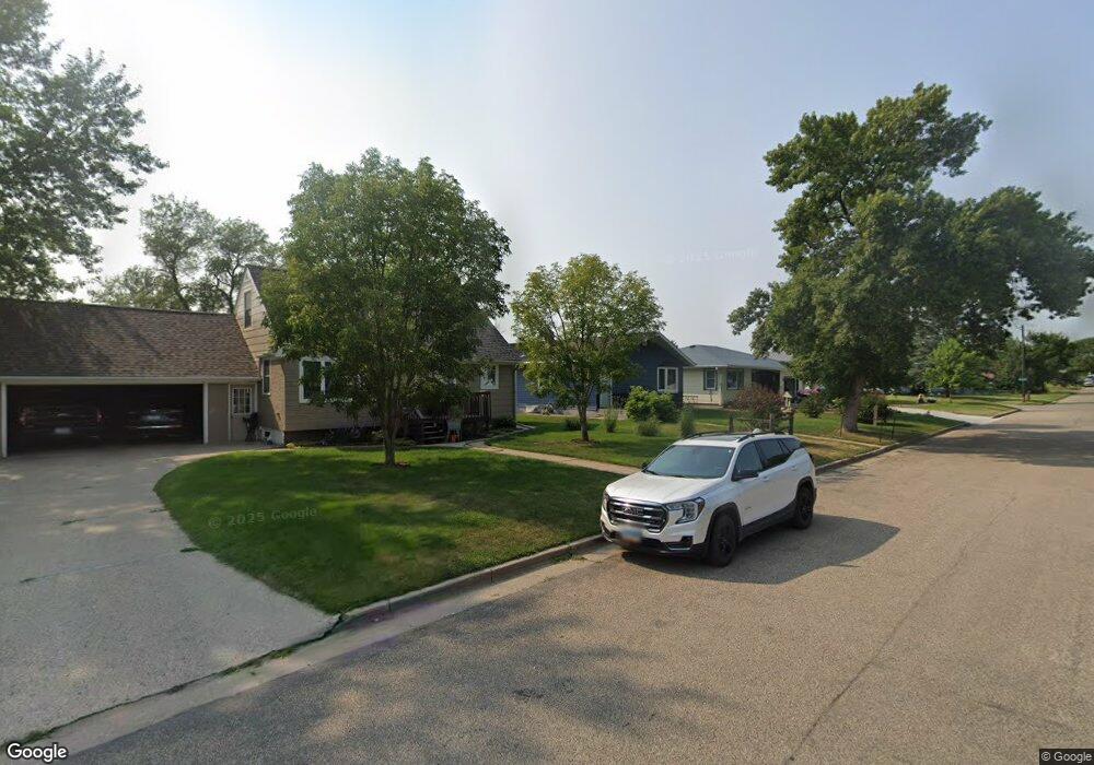 1212 8th Ave SE, Jamestown, ND 58401 - photo 1