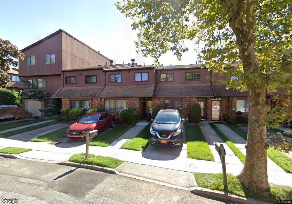 95 Gateway Dr, Staten Island, NY 10304 - photo 1