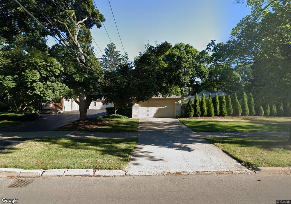 1025 Cadieux Rd, Grosse Pointe Park, MI 48230 - photo 1