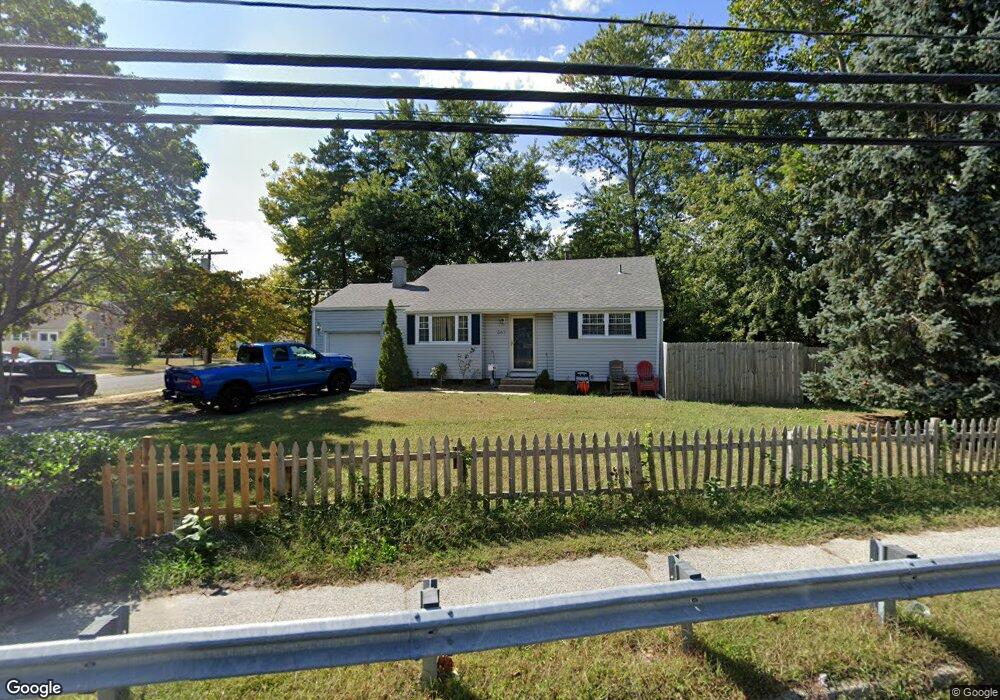 567 Laurel Ave, Hazlet, NJ 07730 - photo 1