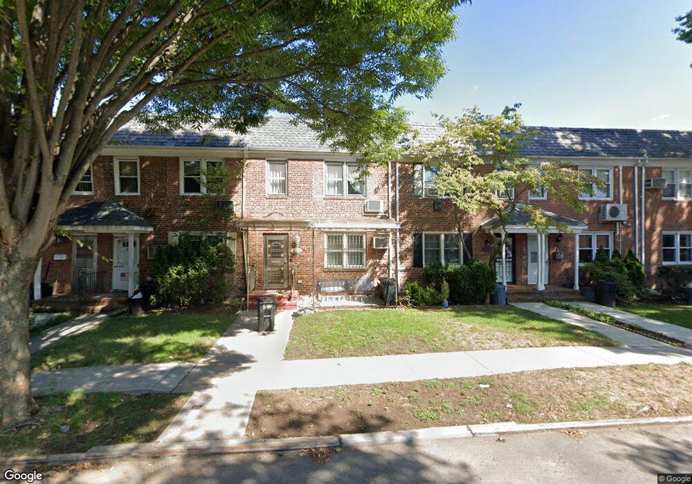 7521 168th St, Fresh Meadows, NY 11366 - photo 1