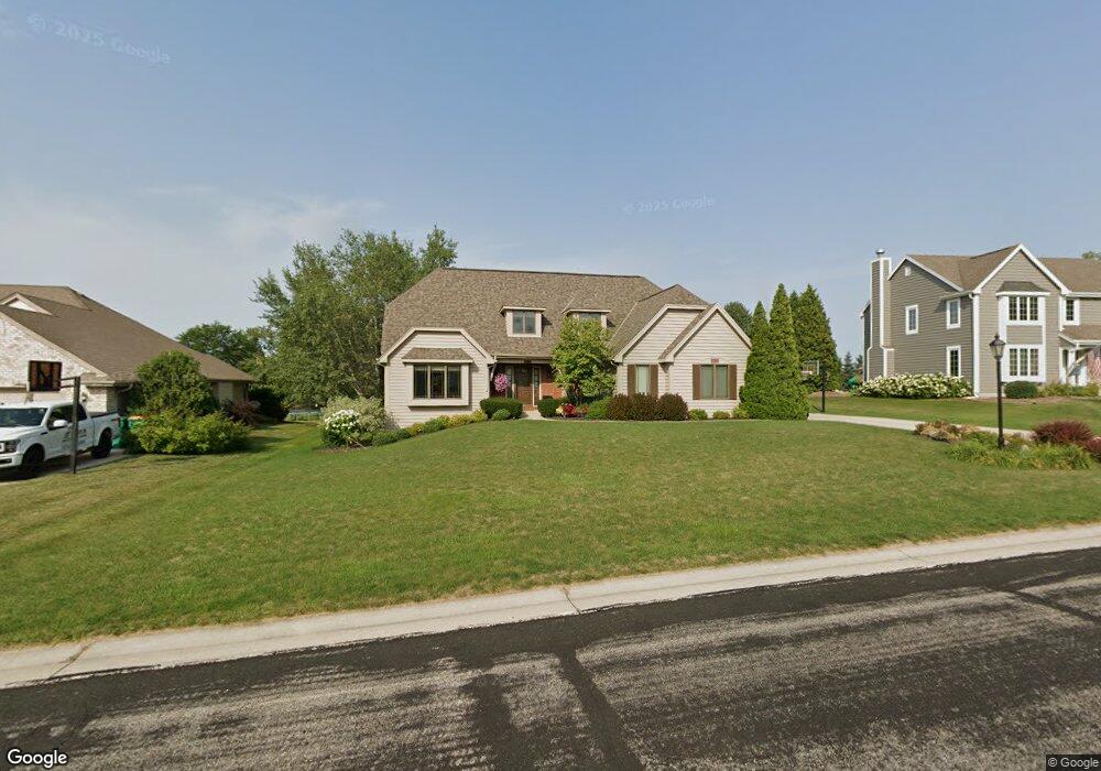 W150N10086 Windsong Cir W, Germantown, WI 53022 - photo 1