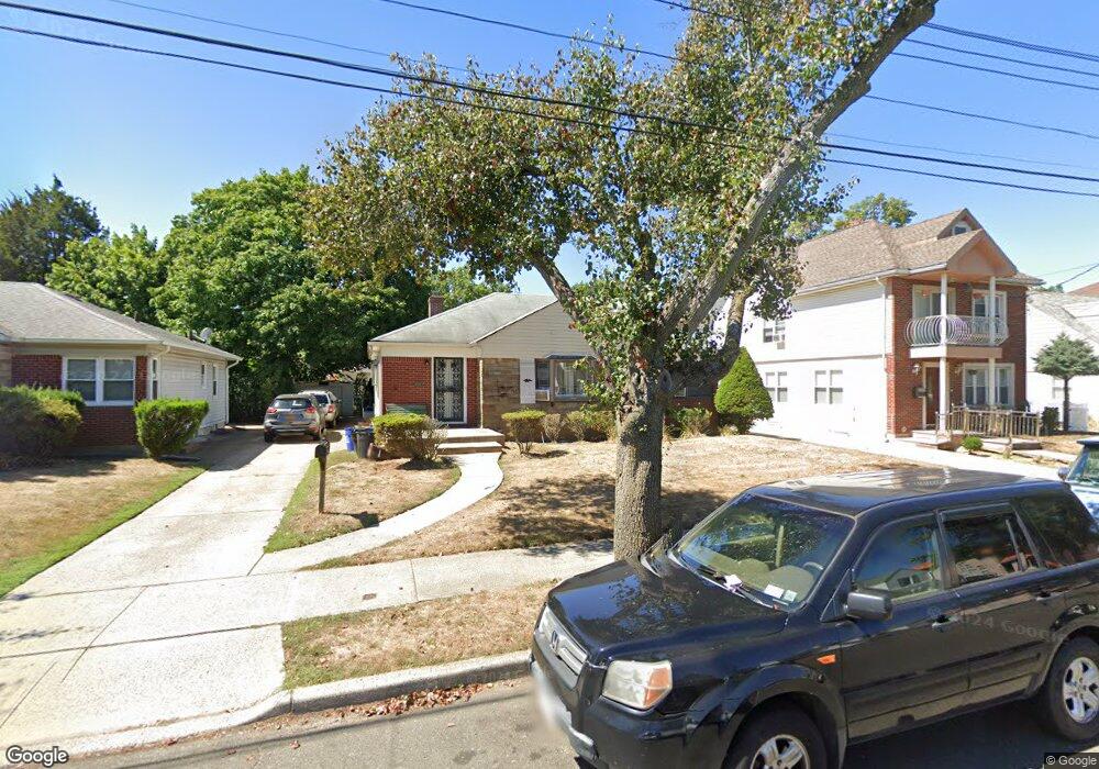 83-28 265th St, Glen Oaks, NY 11004 - photo 1