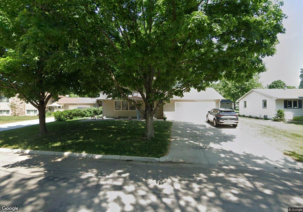 1025 Skylark Ln, Albert Lea, MN 56007 - photo 1