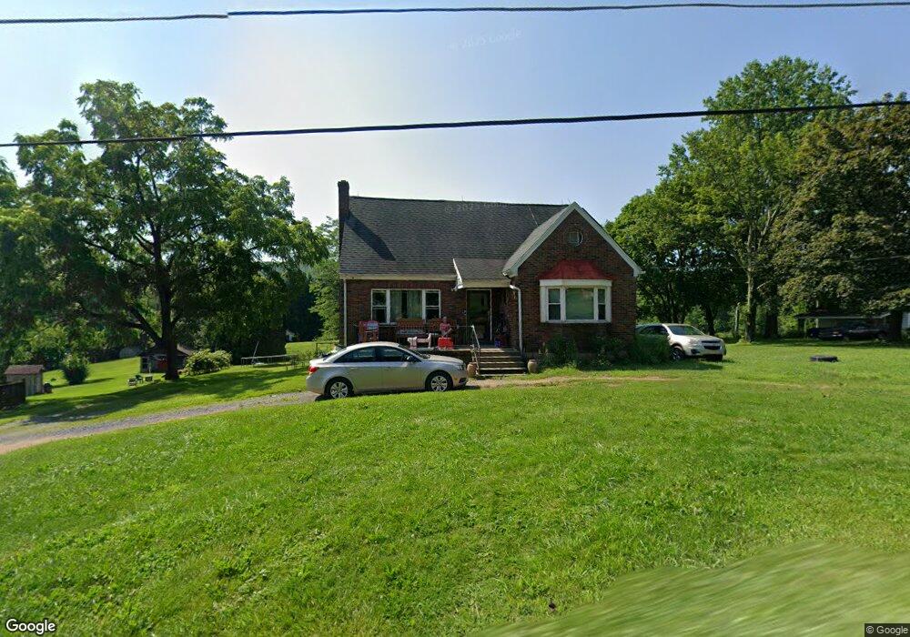4 Lower Rd, Tamaqua, PA 18252 - photo 1