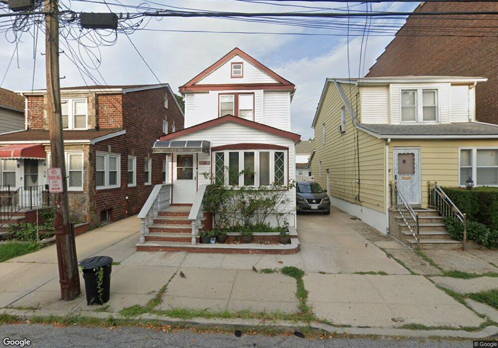 9234 246th St, Floral Park, NY 11001 - photo 1