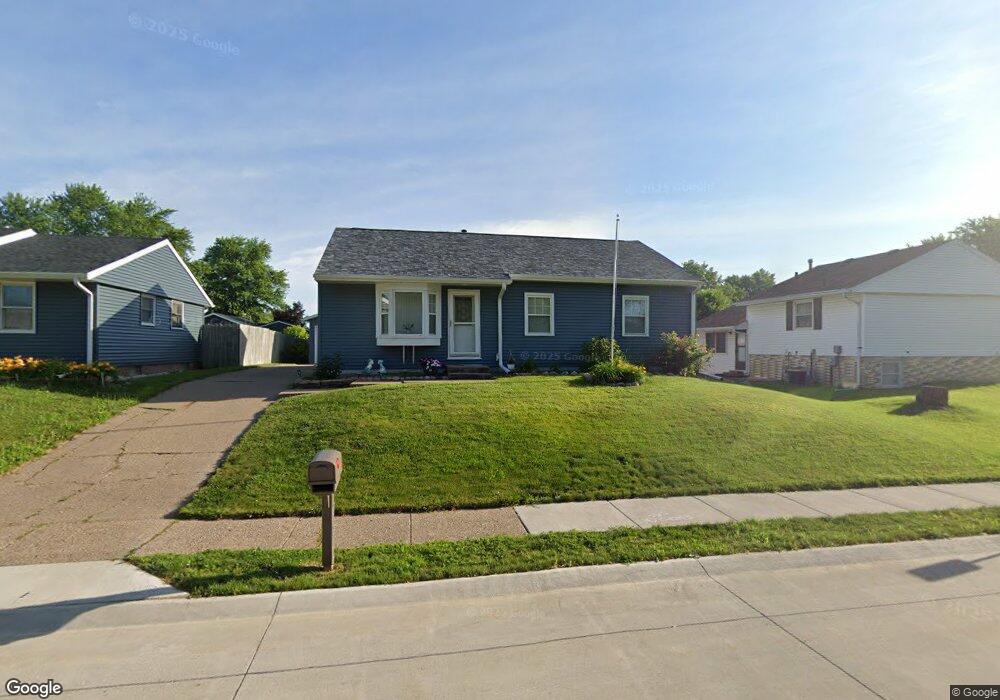 1912 W 54th St, Davenport, IA 52806 - photo 1
