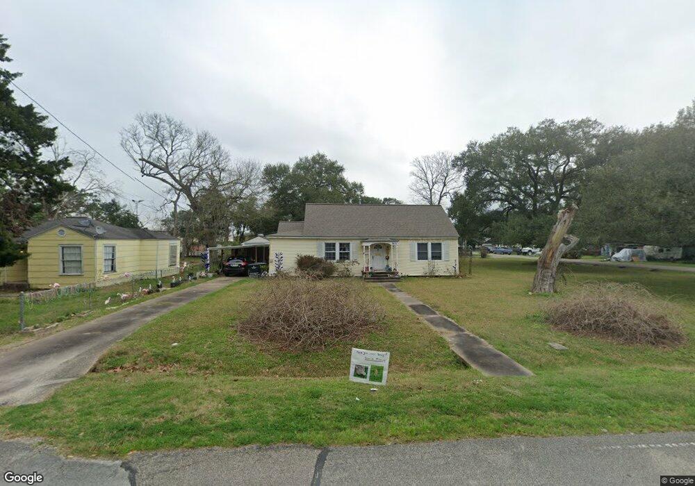 915 S Hill St, Alvin, TX 77511 - photo 1