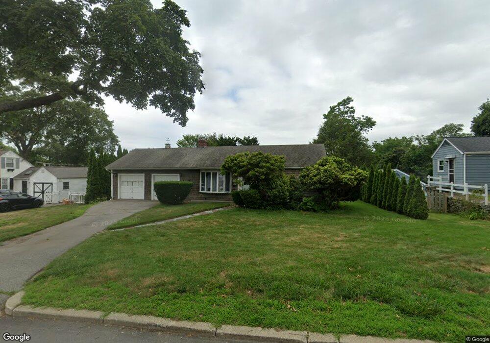 928 Narragansett Pkwy, Warwick, RI 02888 - photo 1