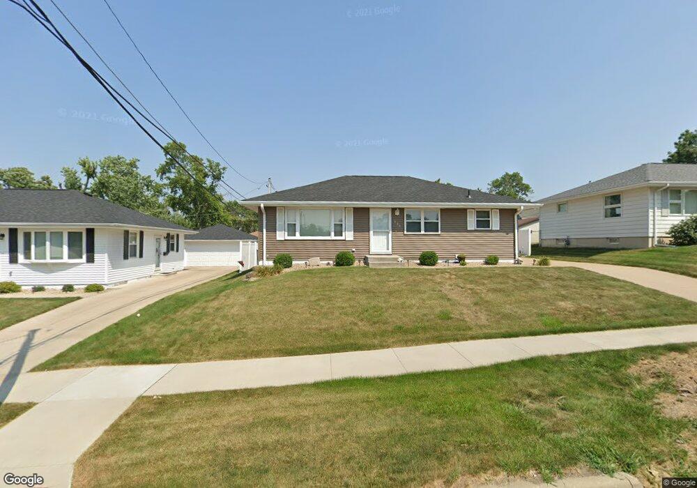 331 29th St NW, Cedar Rapids, IA 52405 - photo 1