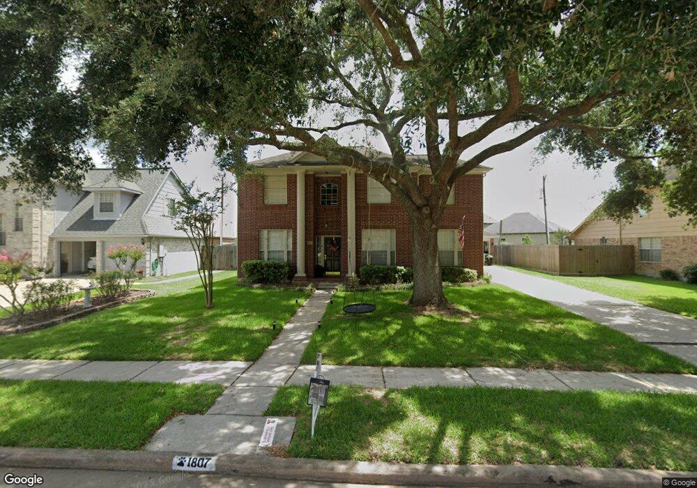 1807 N Mission CI, Friendswood, TX 77546 - photo 1