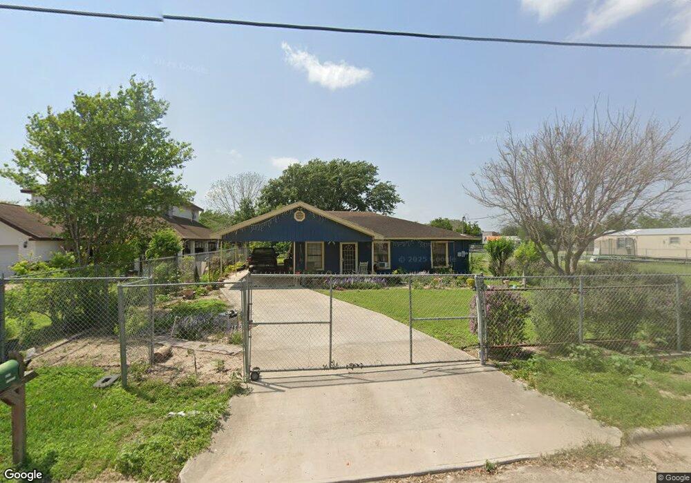 1011 Lark Cir, Alamo, TX 78516 - photo 1