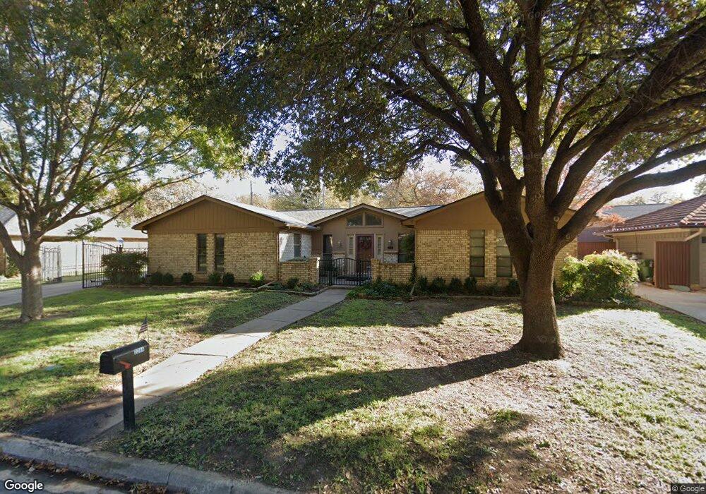 2244 Farrington Ln, Hurst, TX 76054 - photo 1