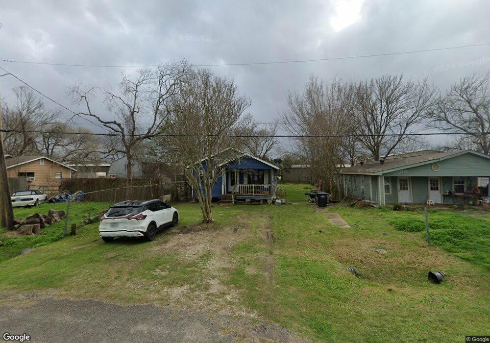 210 Lulac St, Alvin, TX 77511 - photo 1
