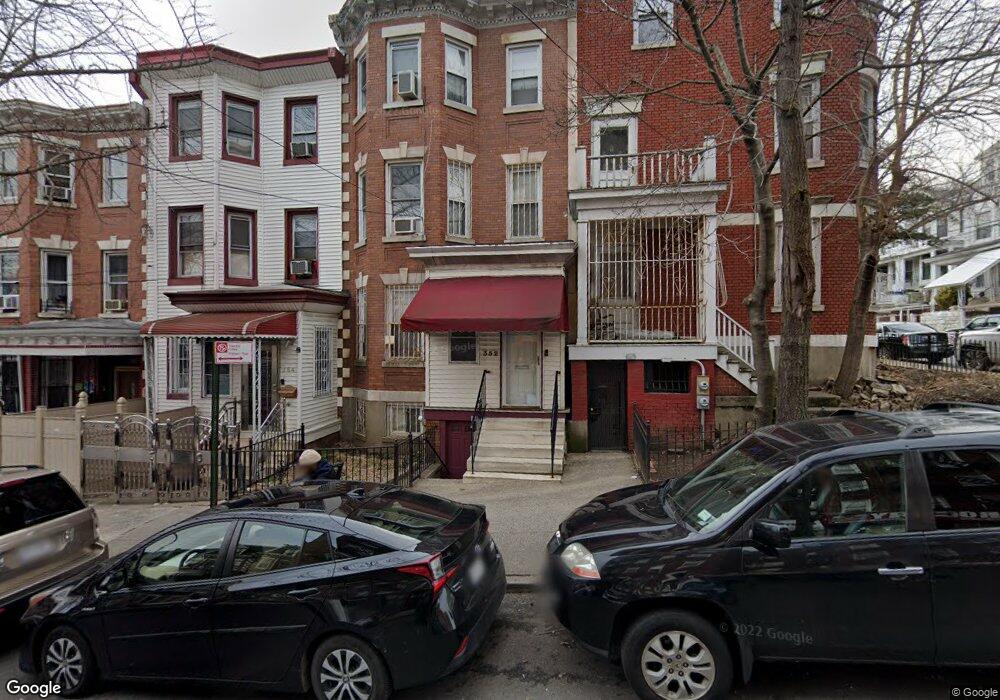 352 E 198th St, Bronx, NY 10458 - photo 1