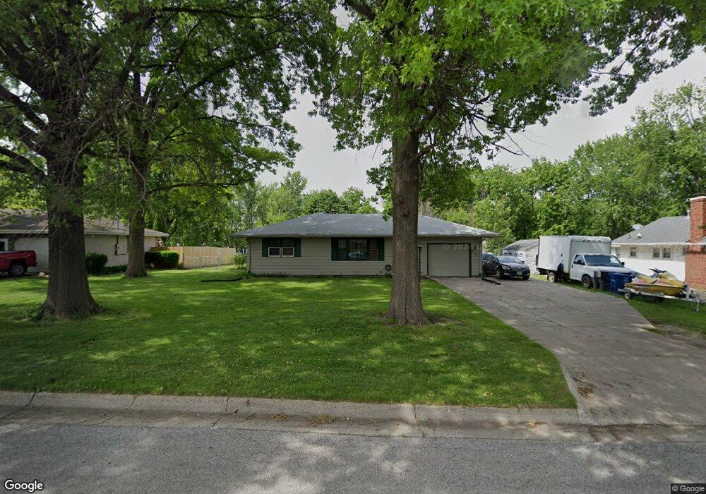 2726 E Madison Ave, Des Moines, IA 50317 - photo 1