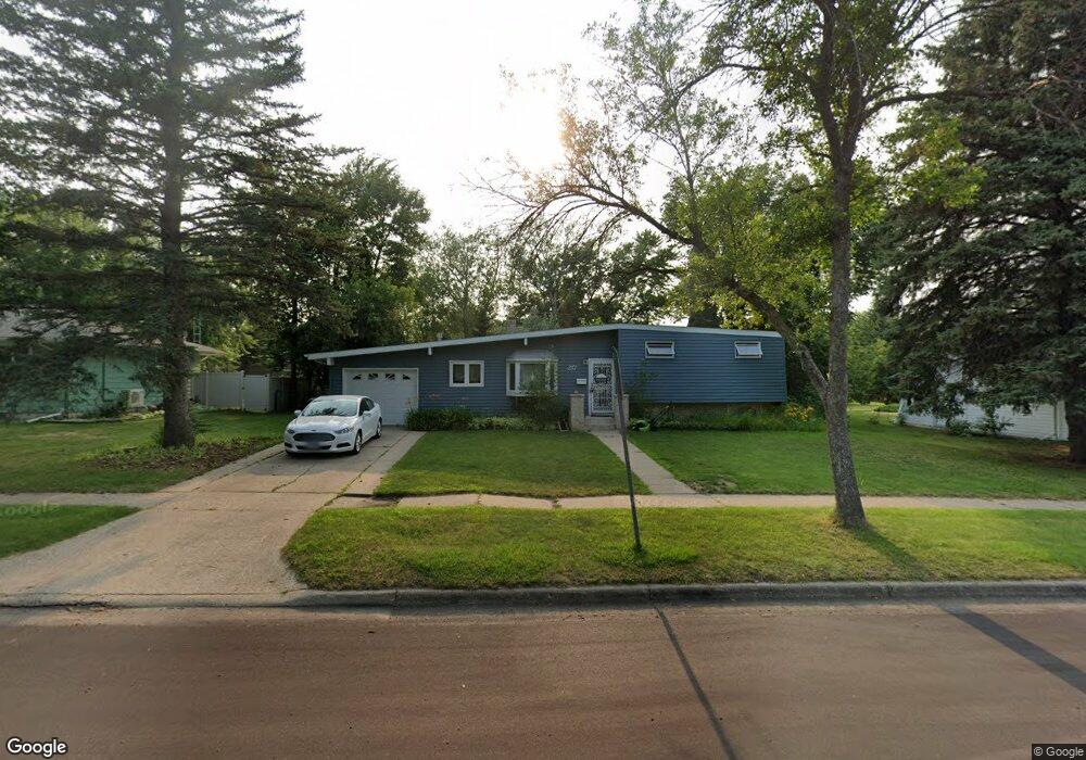 217 15th Ave NE, Jamestown, ND 58401 - photo 1