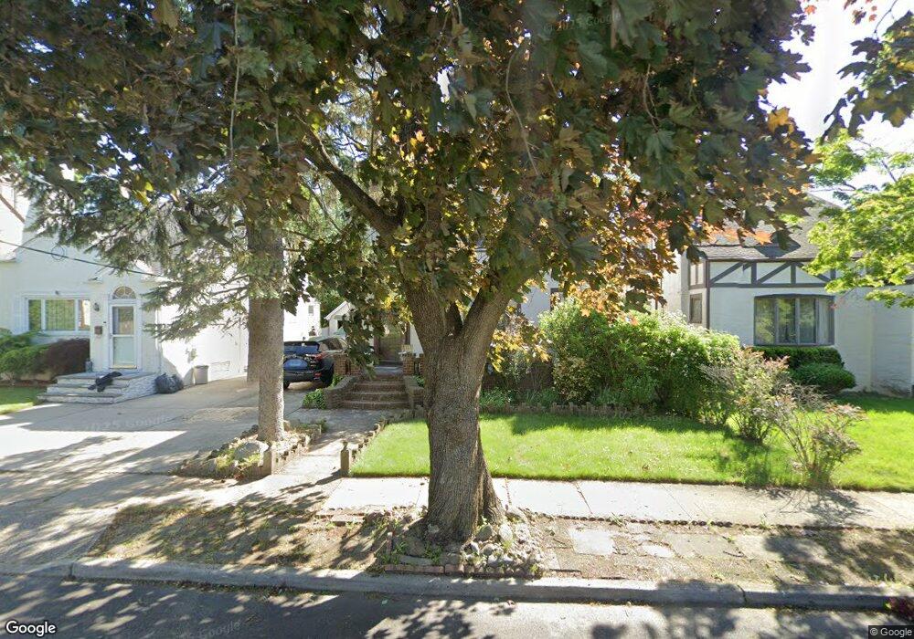 227 Spruce St, West Hempstead, NY 11552 - photo 1