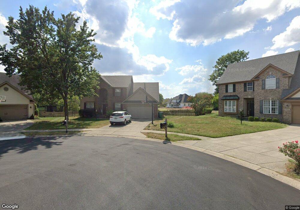 10411 Fox Creek Ln, Fishers, IN 46037 - photo 1