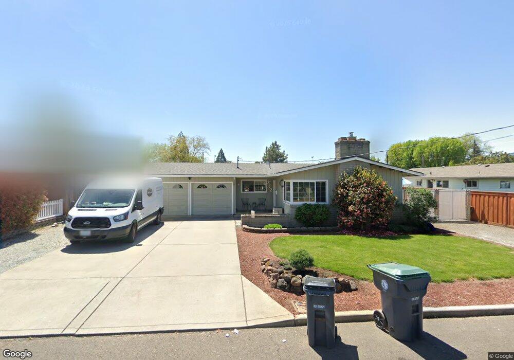 212 Windsor Way, Central Point, OR 97502 - photo 1