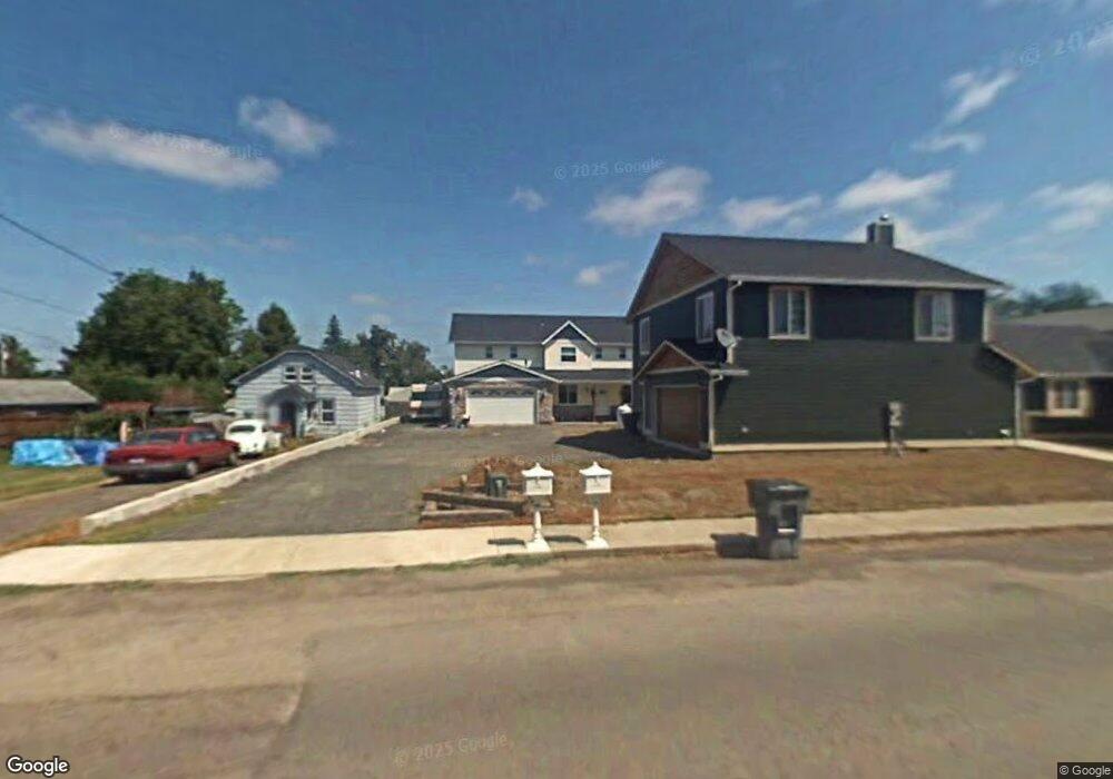 493 W Main St, Carlton, OR 97111 - photo 1