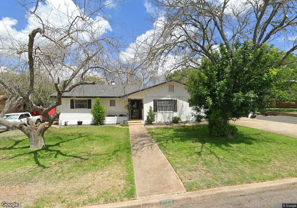 1008 Avenue A, Fredericksburg, TX 78624 - photo 1