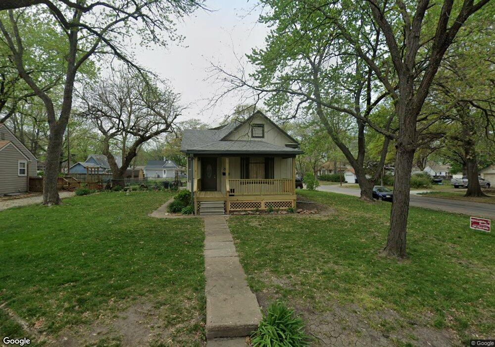 1501 SW Wayne Ave, Topeka, KS 66604 - photo 1