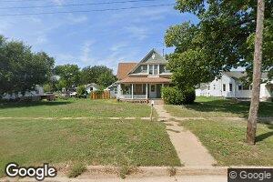 421 N Chestnut St, Red Cloud, NE 68970