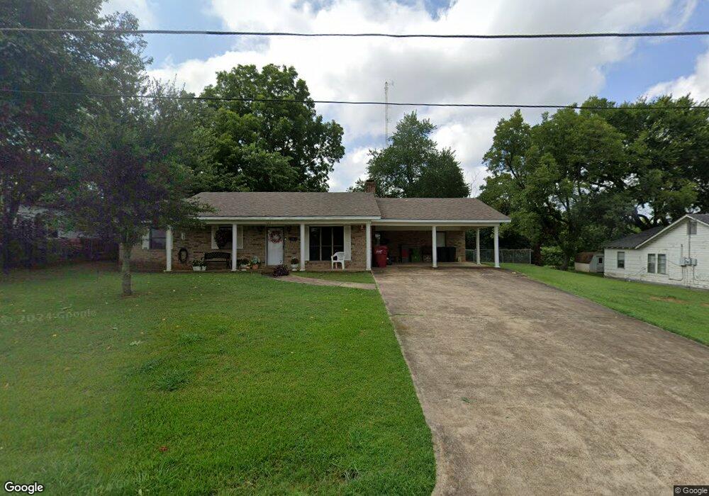 406 E Highland St, Hugo, OK 74743 - photo 1